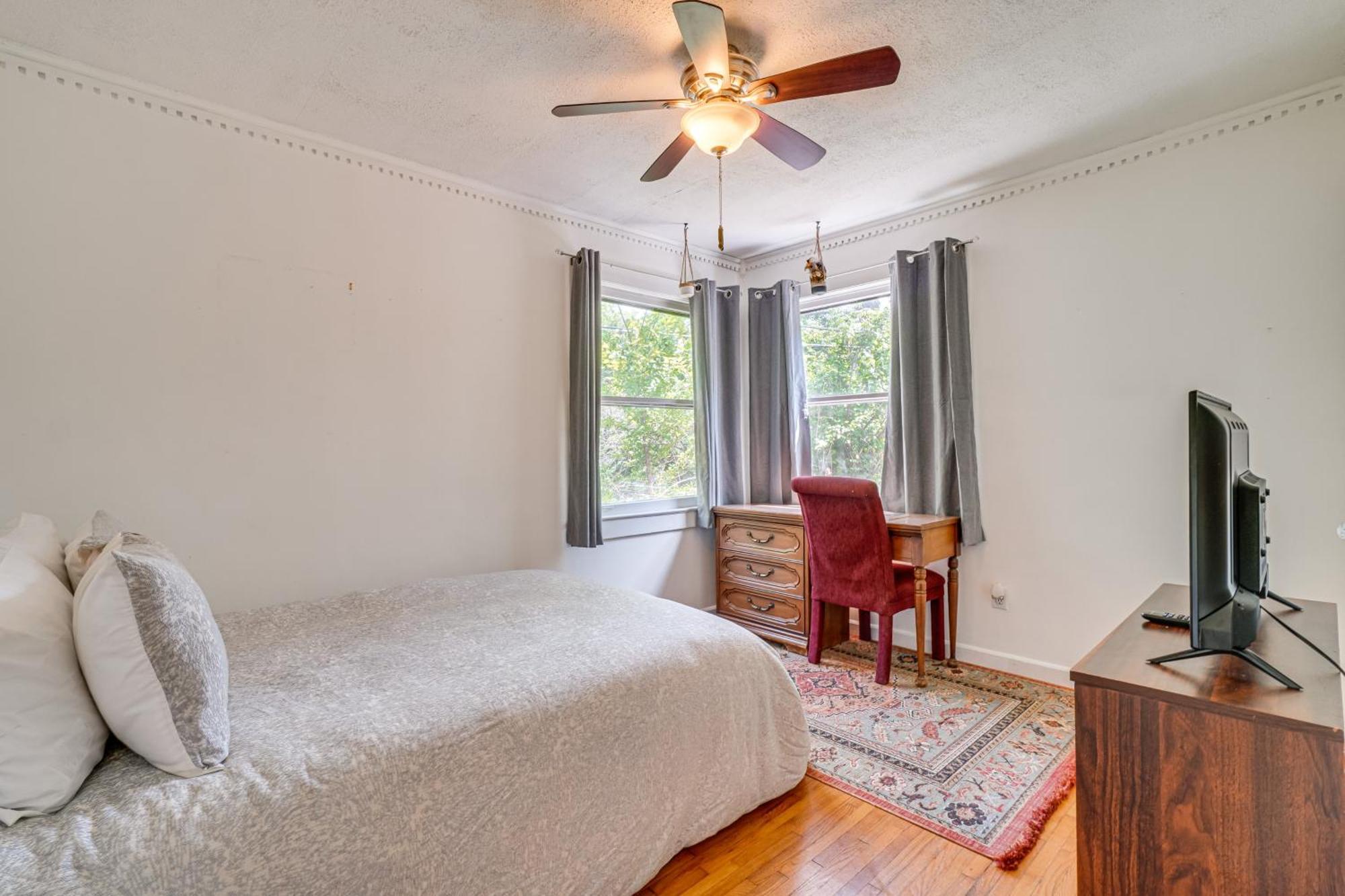 3 Mi To Downtown Historic With Yard Holiday home *