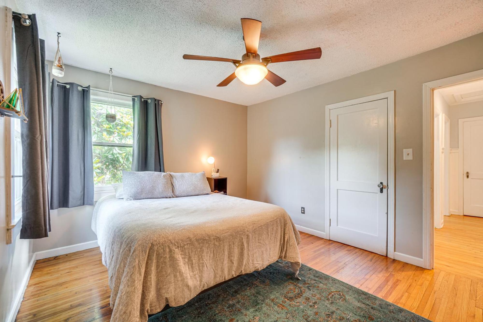 Holiday home 3 Mi To Downtown Historic With Yard *