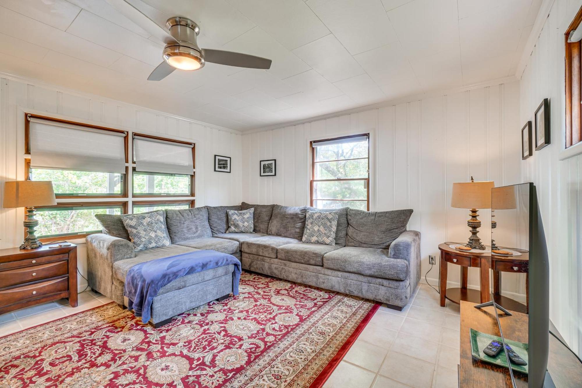 3 Mi To Downtown Historic With Yard *